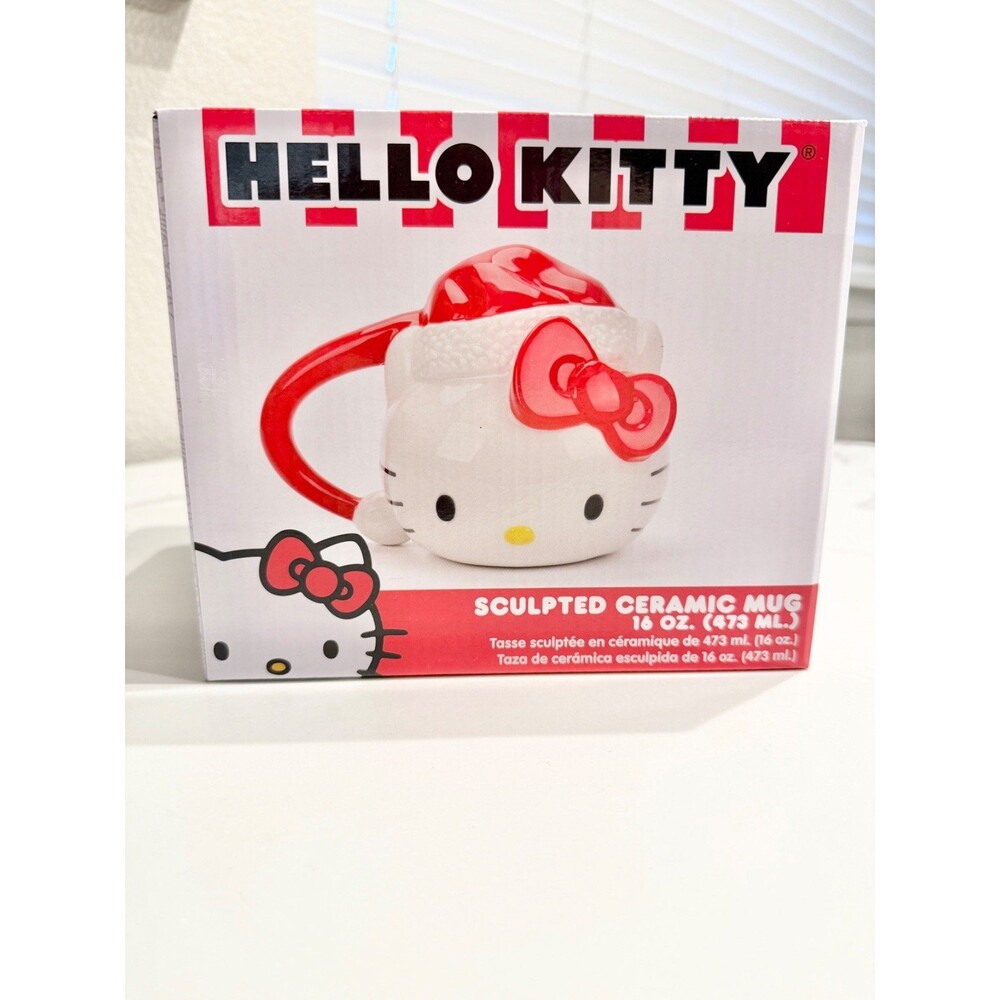 ♡ BRAND NEW Hello Kitty Santa Mug in BOX ♡